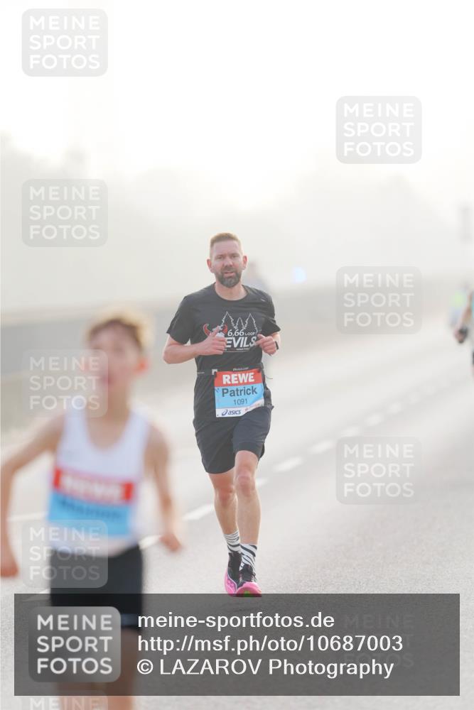03.10.2026 - Köhlbrandbrückenlauf LAZAROV Photography http://msf.ph/oto/10687003 03.10.2026 09:13:07 Position 3 6, 66, 1091 meine-sportfotos.de