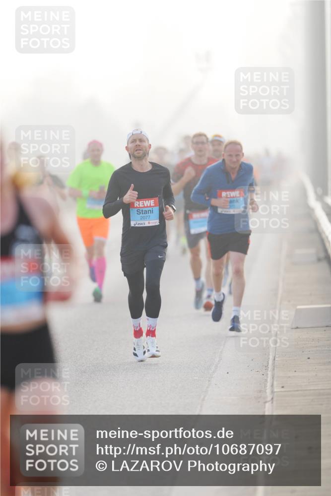 03.10.2026 - Köhlbrandbrückenlauf LAZAROV Photography http://msf.ph/oto/10687097 03.10.2026 09:13:23 Position 3 2077 meine-sportfotos.de