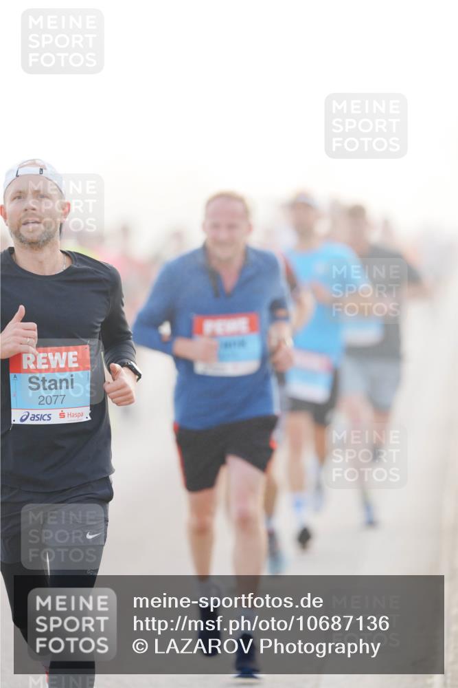 03.10.2026 - Köhlbrandbrückenlauf LAZAROV Photography http://msf.ph/oto/10687136 03.10.2026 09:13:29 Position 3 2077 meine-sportfotos.de