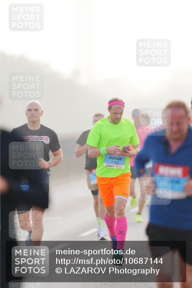 03.10.2026 - Köhlbrandbrückenlauf LAZAROV Photography http://msf.ph/oto/10687144 03.10.2026 09:13:30 Position 3 1702 meine-sportfotos.de