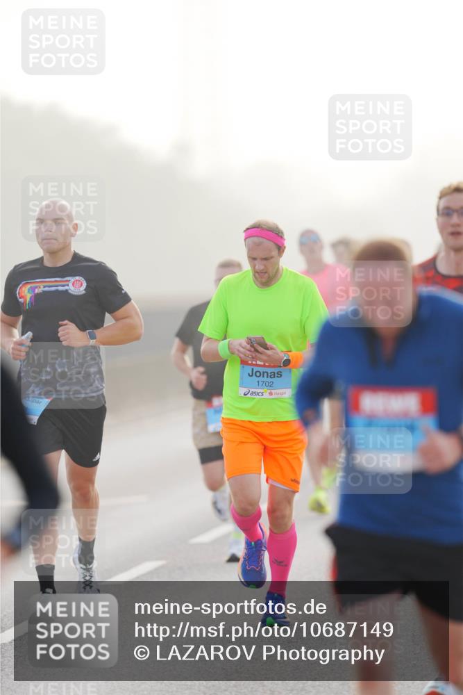 03.10.2026 - Köhlbrandbrückenlauf LAZAROV Photography http://msf.ph/oto/10687149 03.10.2026 09:13:30 Position 3 1702 meine-sportfotos.de