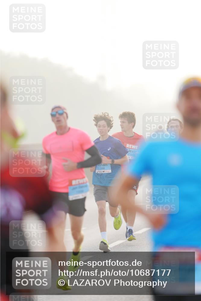 03.10.2026 - Köhlbrandbrückenlauf LAZAROV Photography http://msf.ph/oto/10687177 03.10.2026 09:13:34 Position 3 1288, 2181 meine-sportfotos.de