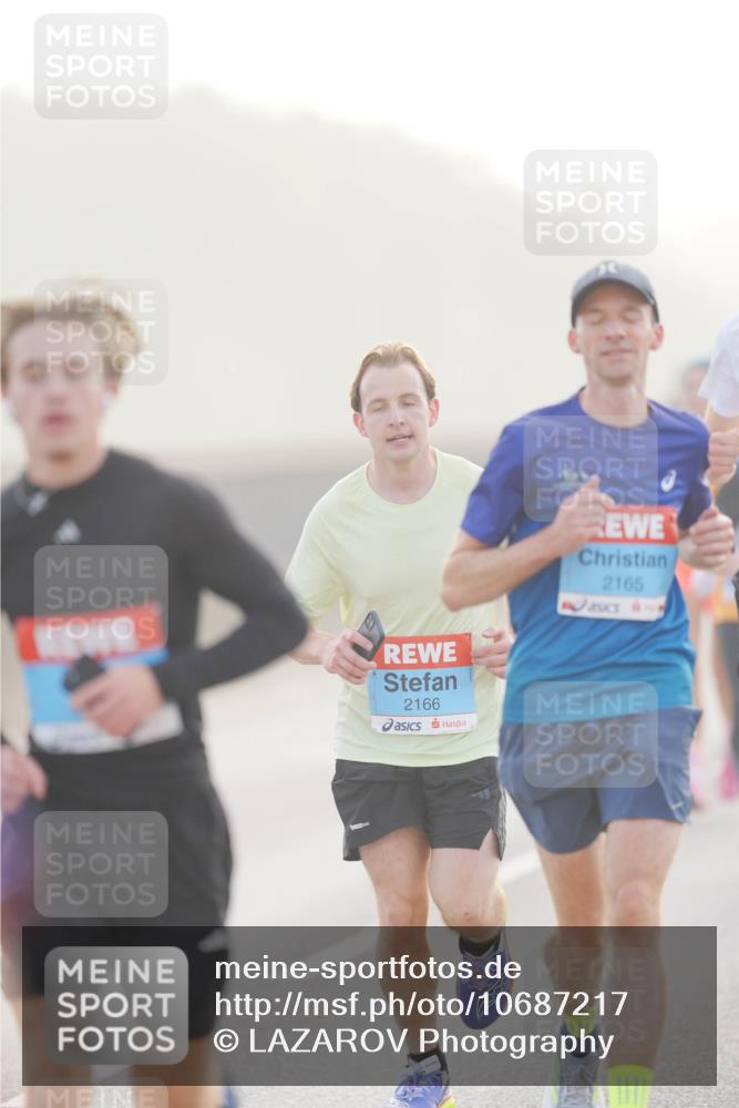 03.10.2026 - Köhlbrandbrückenlauf LAZAROV Photography http://msf.ph/oto/10687217 03.10.2026 09:13:41 Position 3 2166, 2165 meine-sportfotos.de