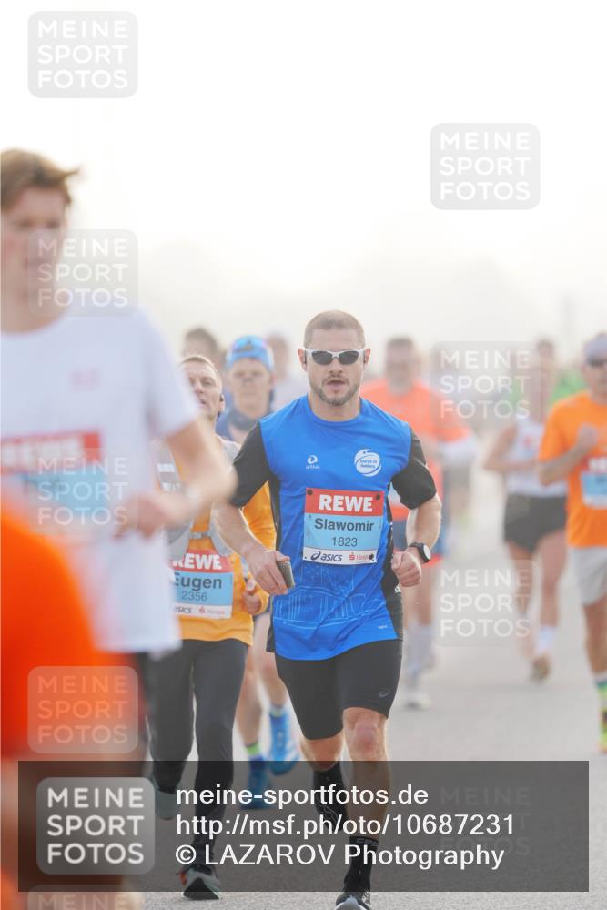 03.10.2026 - Köhlbrandbrückenlauf LAZAROV Photography http://msf.ph/oto/10687231 03.10.2026 09:13:43 Position 3 2356, 1823 meine-sportfotos.de