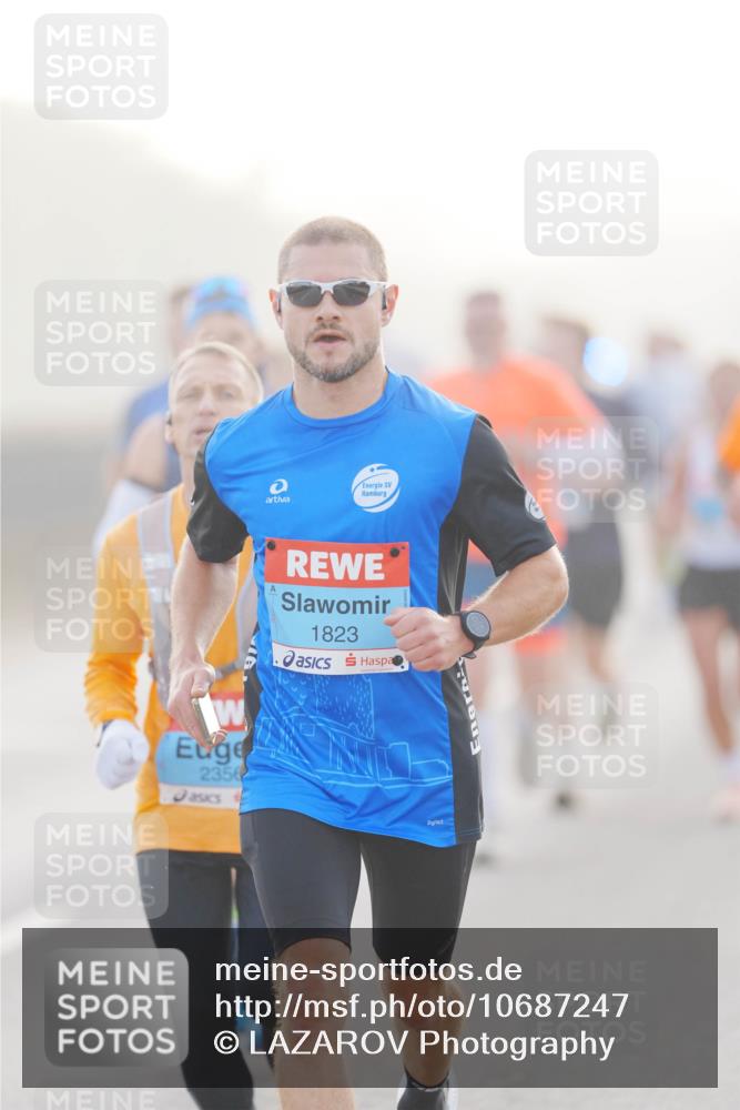 03.10.2026 - Köhlbrandbrückenlauf LAZAROV Photography http://msf.ph/oto/10687247 03.10.2026 09:13:45 Position 3 2350, 1823 meine-sportfotos.de