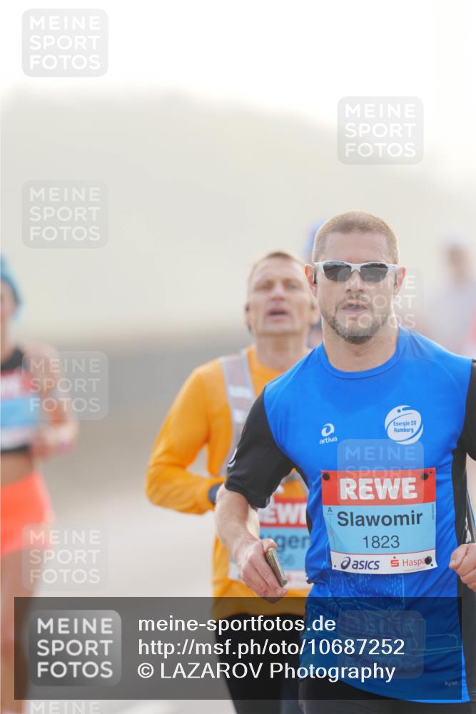 03.10.2026 - Köhlbrandbrückenlauf LAZAROV Photography http://msf.ph/oto/10687252 03.10.2026 09:13:46 Position 3 1823 meine-sportfotos.de
