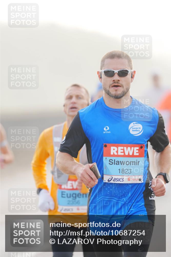 03.10.2026 - Köhlbrandbrückenlauf LAZAROV Photography http://msf.ph/oto/10687254 03.10.2026 09:13:46 Position 3 2356, 1823 meine-sportfotos.de