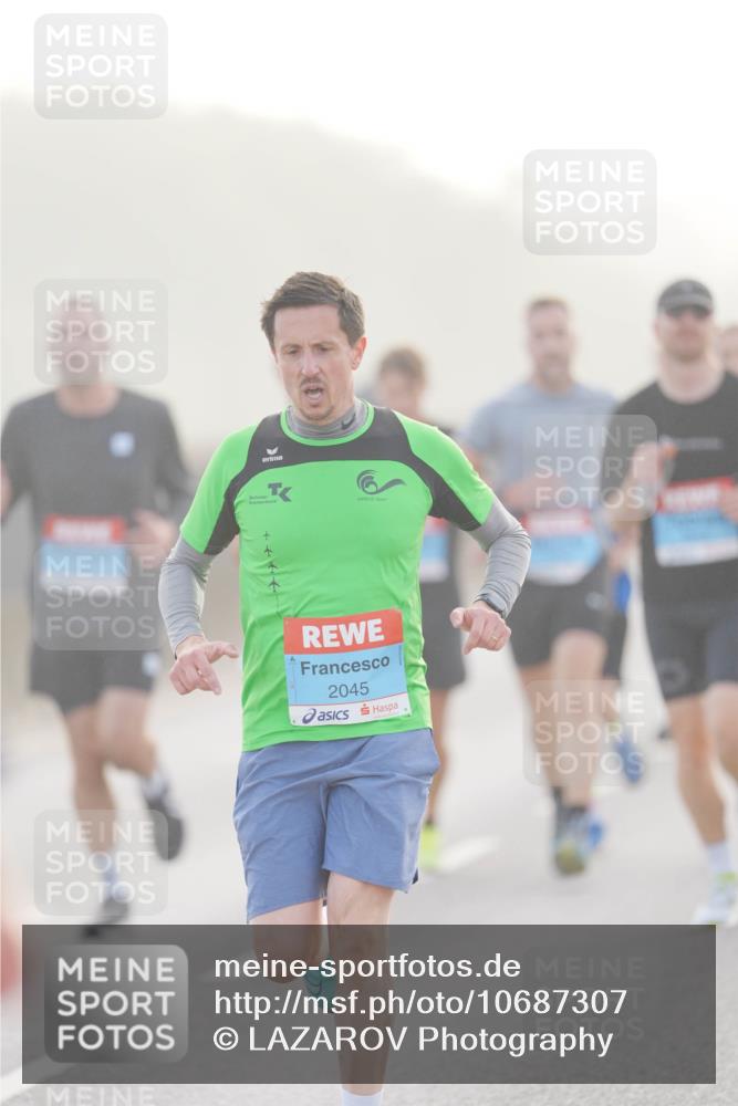 03.10.2026 - Köhlbrandbrückenlauf LAZAROV Photography http://msf.ph/oto/10687307 03.10.2026 09:13:56 Position 3 2045 meine-sportfotos.de