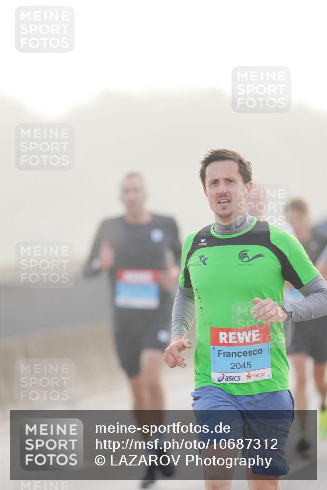 03.10.2026 - Köhlbrandbrückenlauf LAZAROV Photography http://msf.ph/oto/10687312 03.10.2026 09:13:57 Position 3 2045 meine-sportfotos.de