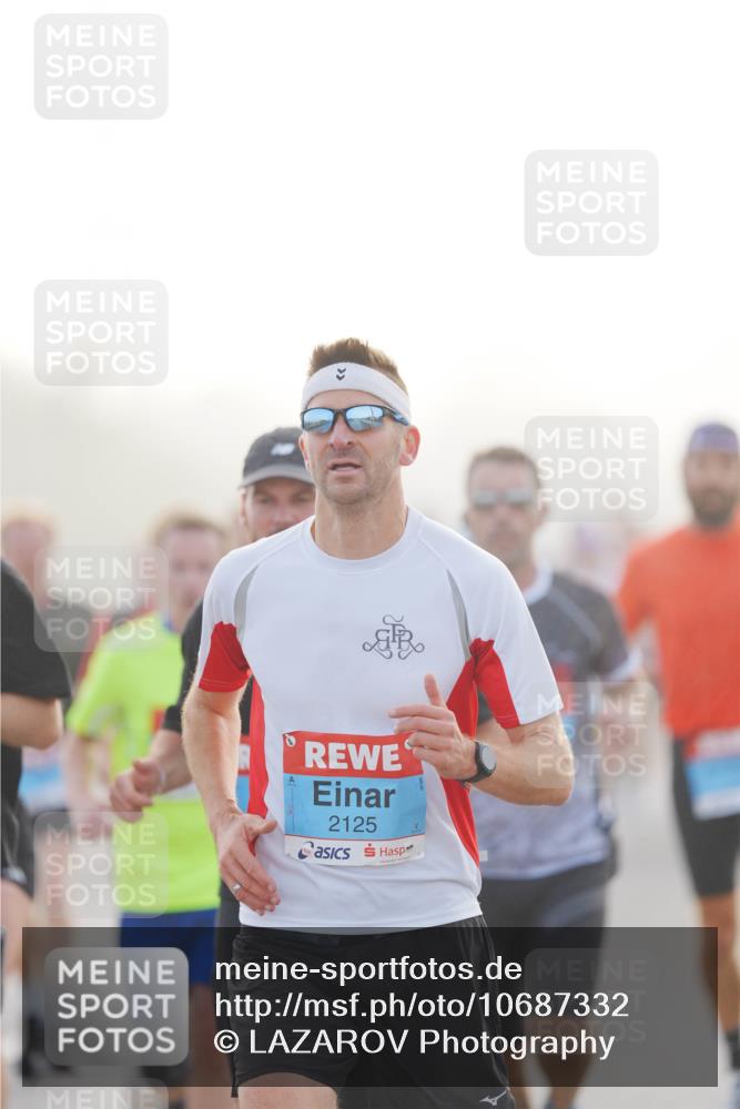 03.10.2026 - Köhlbrandbrückenlauf LAZAROV Photography http://msf.ph/oto/10687332 03.10.2026 09:13:59 Position 3 2125 meine-sportfotos.de