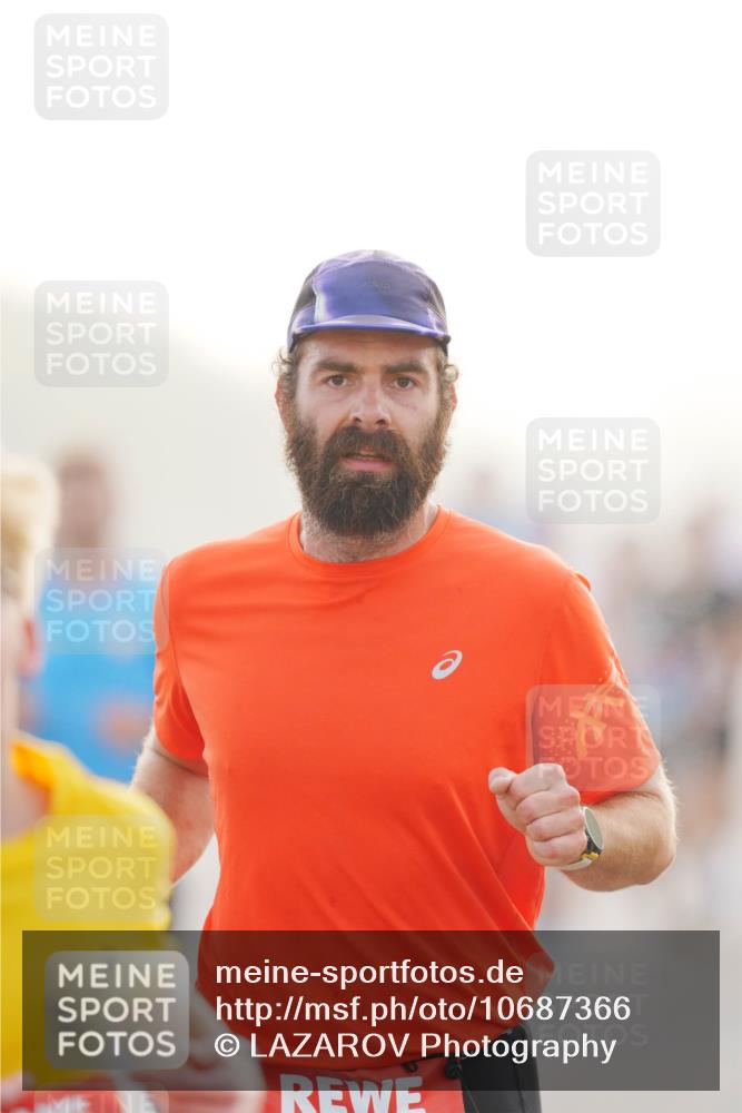 03.10.2026 - Köhlbrandbrückenlauf LAZAROV Photography http://msf.ph/oto/10687366 03.10.2026 09:14:04 Position 3  meine-sportfotos.de
