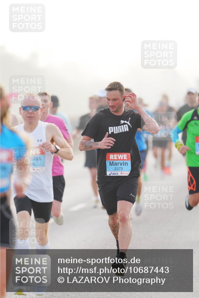 03.10.2026 - Köhlbrandbrückenlauf LAZAROV Photography http://msf.ph/oto/10687443 03.10.2026 09:14:19 Position 3 95, 2373 meine-sportfotos.de