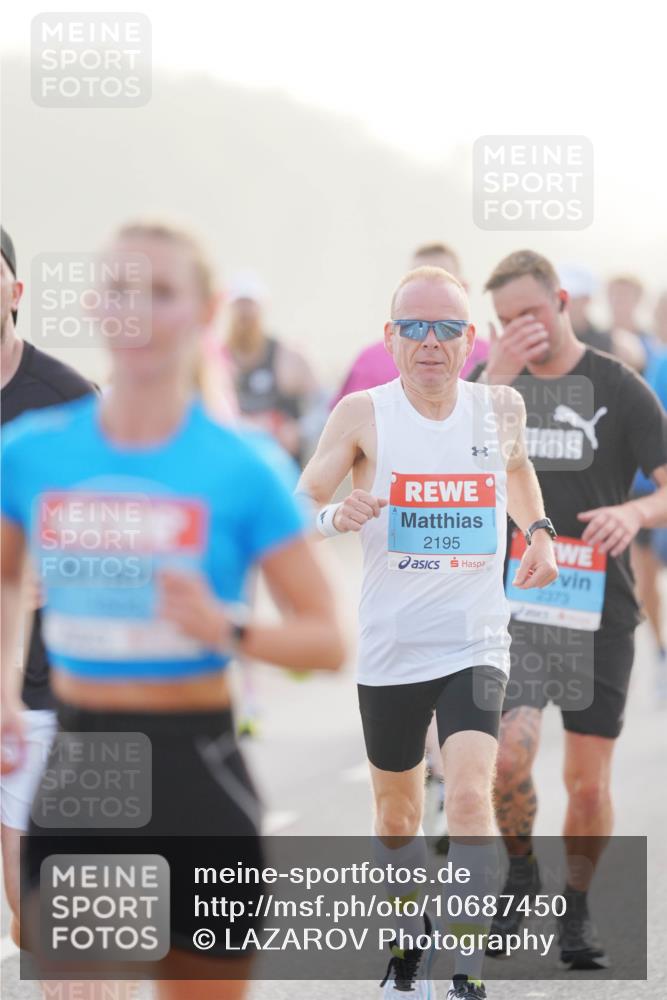03.10.2026 - Köhlbrandbrückenlauf LAZAROV Photography http://msf.ph/oto/10687450 03.10.2026 09:14:20 Position 3 8, 2195, 2373 meine-sportfotos.de
