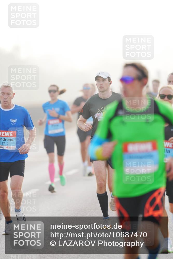 03.10.2026 - Köhlbrandbrückenlauf LAZAROV Photography http://msf.ph/oto/10687470 03.10.2026 09:14:23 Position 3 1712, 39, 2 meine-sportfotos.de
