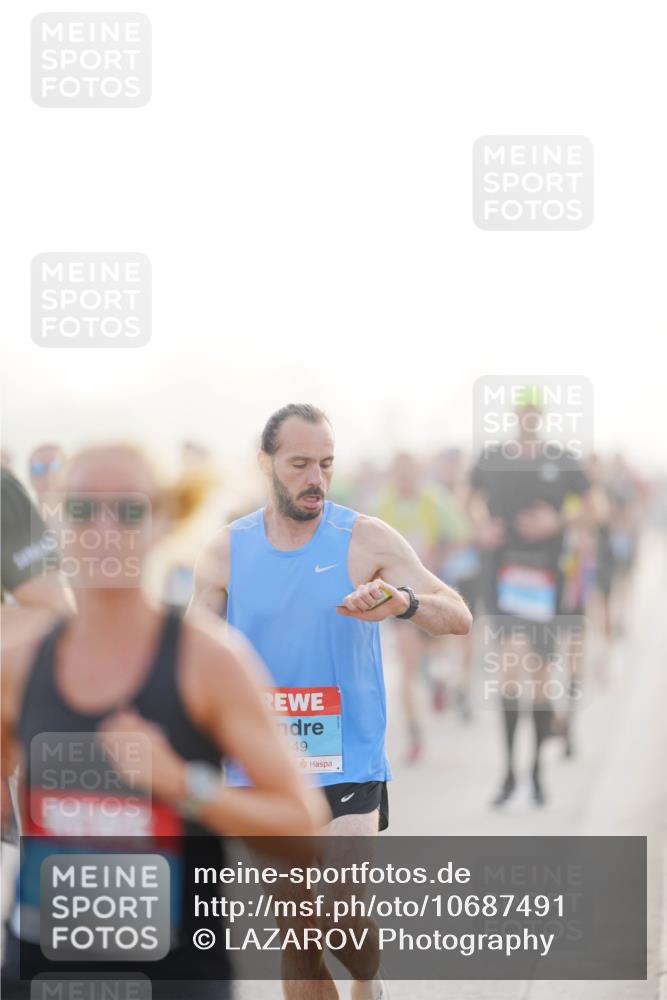 03.10.2026 - Köhlbrandbrückenlauf LAZAROV Photography http://msf.ph/oto/10687491 03.10.2026 09:14:27 Position 3 49 meine-sportfotos.de