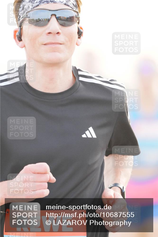03.10.2026 - Köhlbrandbrückenlauf LAZAROV Photography http://msf.ph/oto/10687555 03.10.2026 09:14:44 Position 3  meine-sportfotos.de