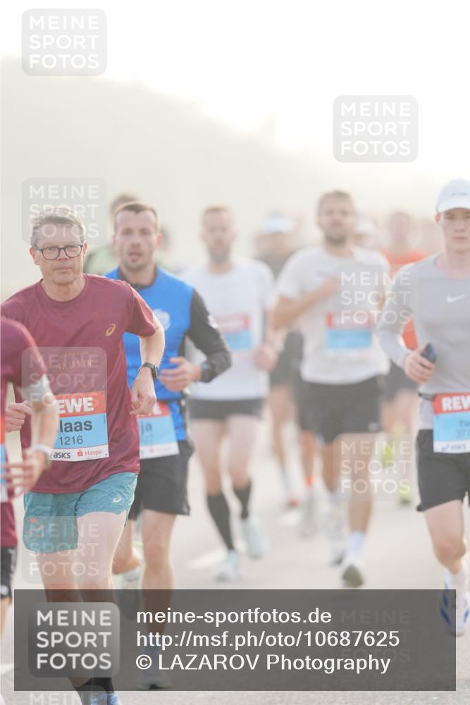 03.10.2026 - Köhlbrandbrückenlauf LAZAROV Photography http://msf.ph/oto/10687625 03.10.2026 09:14:56 Position 3 42, 195, 1216 meine-sportfotos.de