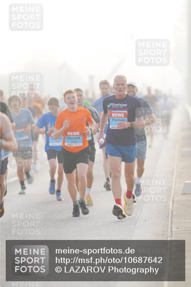 03.10.2026 - Köhlbrandbrückenlauf LAZAROV Photography http://msf.ph/oto/10687642 03.10.2026 09:14:58 Position 3 1228, 2015, 12 meine-sportfotos.de