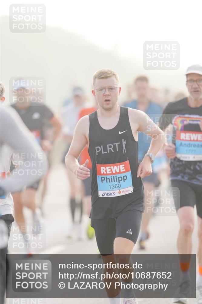 03.10.2026 - Köhlbrandbrückenlauf LAZAROV Photography http://msf.ph/oto/10687652 03.10.2026 09:15:00 Position 3 1360, 1777 meine-sportfotos.de