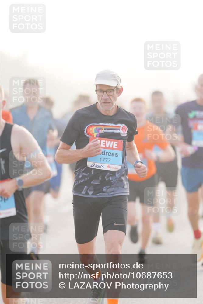 03.10.2026 - Köhlbrandbrückenlauf LAZAROV Photography http://msf.ph/oto/10687653 03.10.2026 09:15:01 Position 3 1777 meine-sportfotos.de