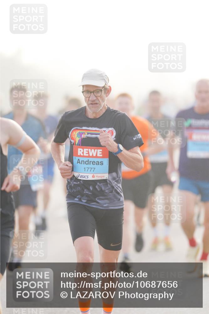 03.10.2026 - Köhlbrandbrückenlauf LAZAROV Photography http://msf.ph/oto/10687656 03.10.2026 09:15:01 Position 3 1777 meine-sportfotos.de