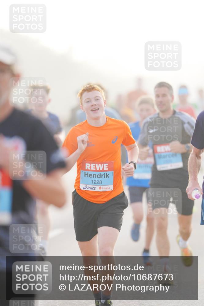 03.10.2026 - Köhlbrandbrückenlauf LAZAROV Photography http://msf.ph/oto/10687673 03.10.2026 09:15:03 Position 3 1228 meine-sportfotos.de