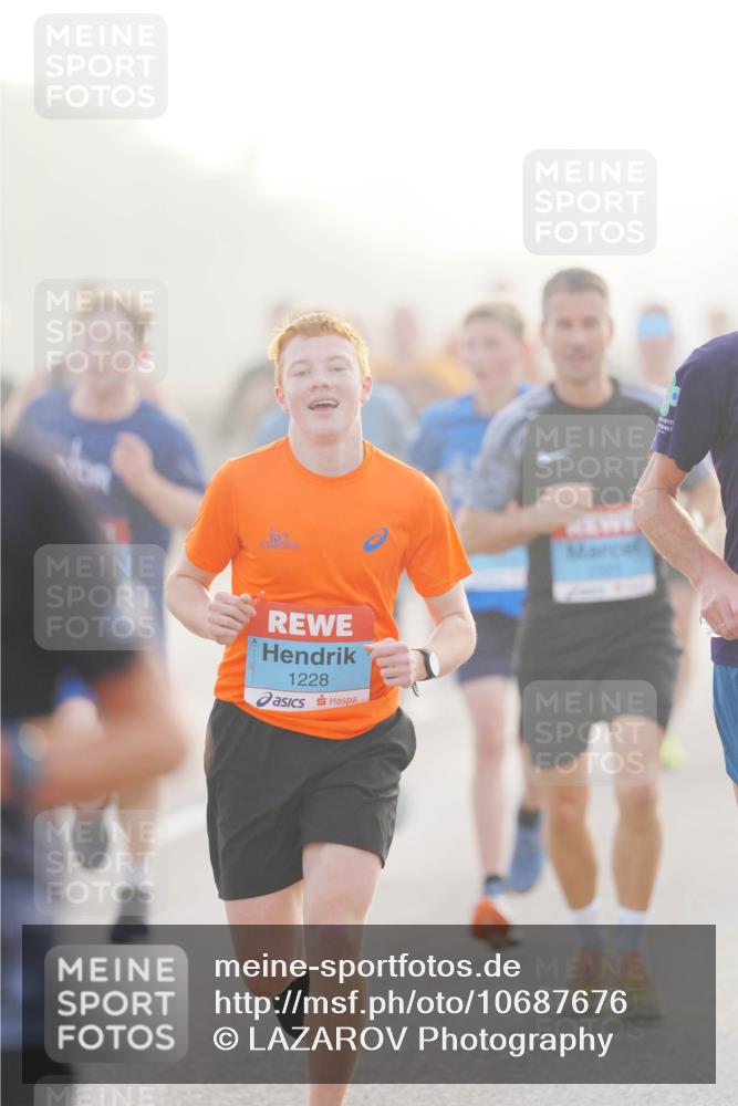 03.10.2026 - Köhlbrandbrückenlauf LAZAROV Photography http://msf.ph/oto/10687676 03.10.2026 09:15:03 Position 3 1228 meine-sportfotos.de
