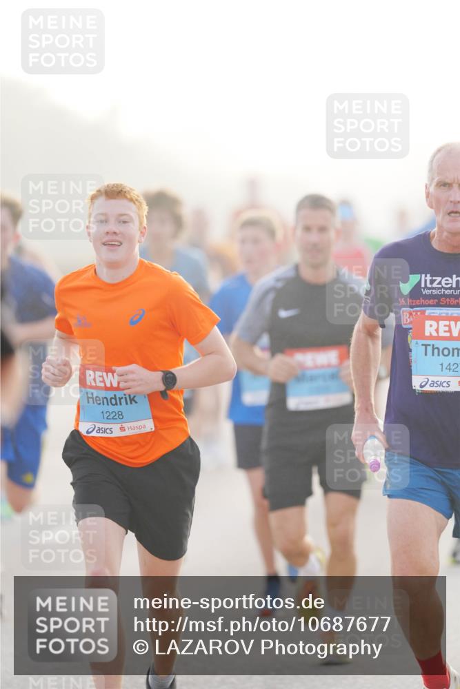 03.10.2026 - Köhlbrandbrückenlauf LAZAROV Photography http://msf.ph/oto/10687677 03.10.2026 09:15:04 Position 3 1228, 16, 142 meine-sportfotos.de