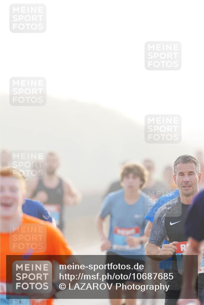 03.10.2026 - Köhlbrandbrückenlauf LAZAROV Photography http://msf.ph/oto/10687685 03.10.2026 09:15:05 Position 3  meine-sportfotos.de