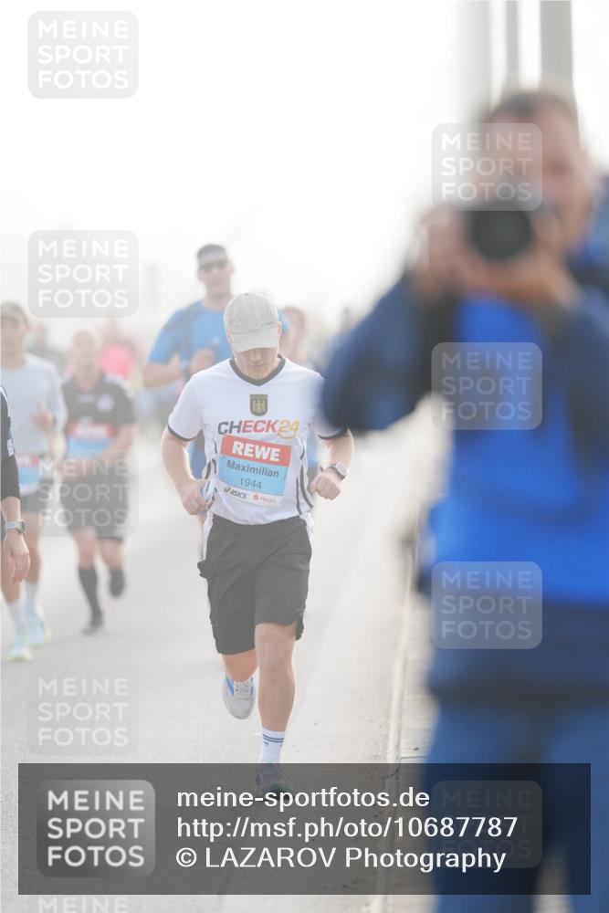 03.10.2026 - Köhlbrandbrückenlauf LAZAROV Photography http://msf.ph/oto/10687787 03.10.2026 09:15:22 Position 3 24, 1944 meine-sportfotos.de