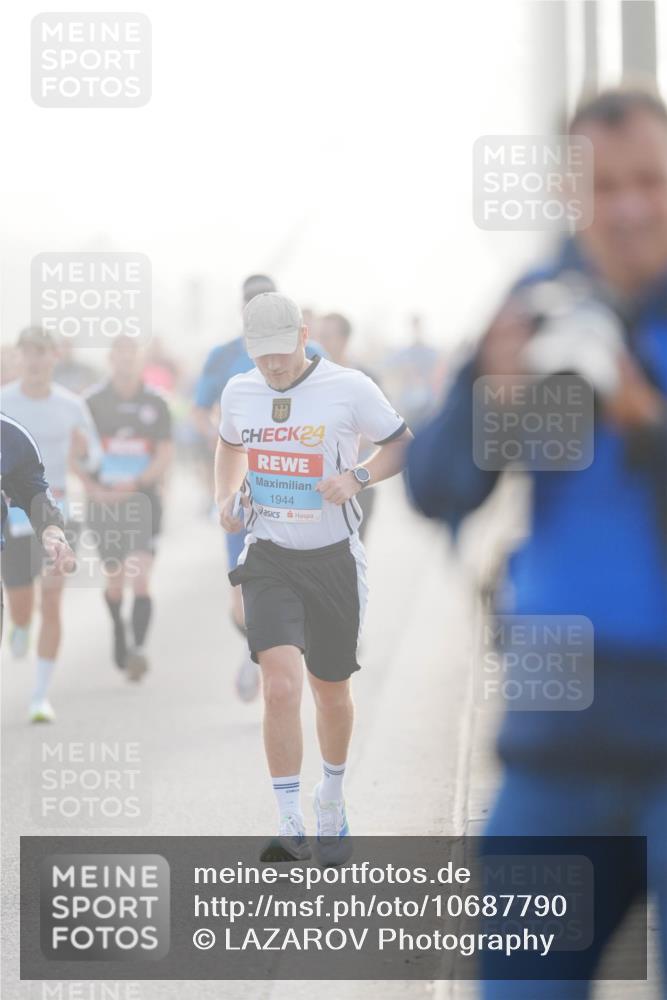 03.10.2026 - Köhlbrandbrückenlauf LAZAROV Photography http://msf.ph/oto/10687790 03.10.2026 09:15:22 Position 3 24, 1944 meine-sportfotos.de