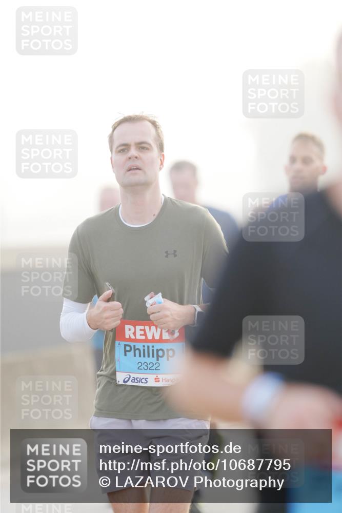 03.10.2026 - Köhlbrandbrückenlauf LAZAROV Photography http://msf.ph/oto/10687795 03.10.2026 09:15:24 Position 3 2322 meine-sportfotos.de