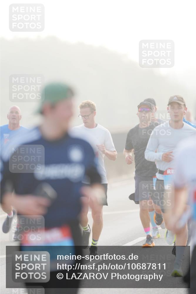 03.10.2026 - Köhlbrandbrückenlauf LAZAROV Photography http://msf.ph/oto/10687811 03.10.2026 09:15:27 Position 3  meine-sportfotos.de
