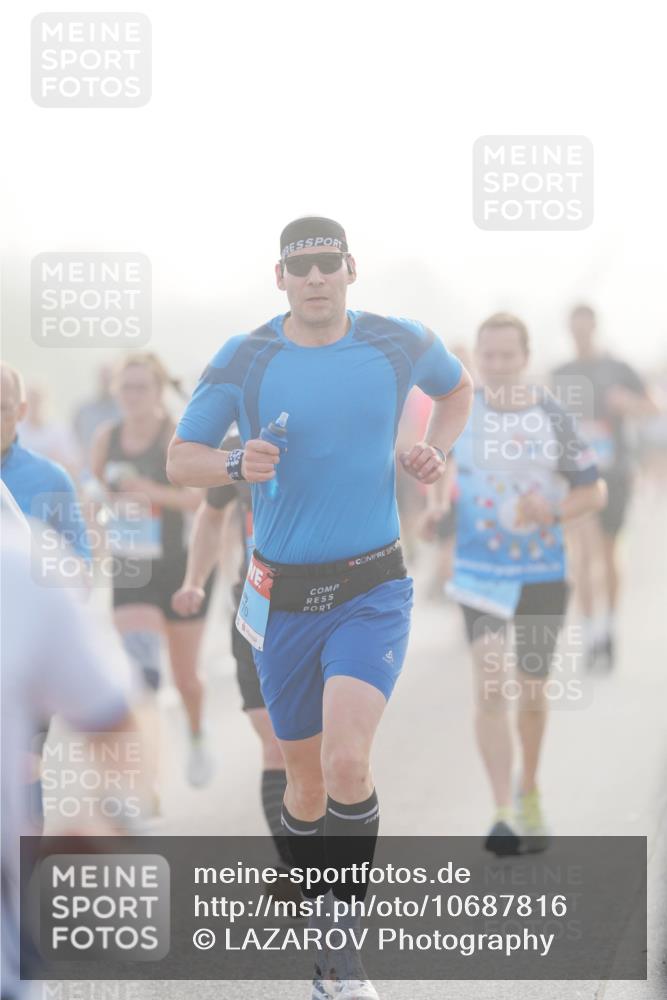 03.10.2026 - Köhlbrandbrückenlauf LAZAROV Photography http://msf.ph/oto/10687816 03.10.2026 09:15:28 Position 3  meine-sportfotos.de