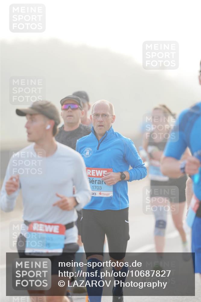 03.10.2026 - Köhlbrandbrückenlauf LAZAROV Photography http://msf.ph/oto/10687827 03.10.2026 09:15:30 Position 3 1703 meine-sportfotos.de