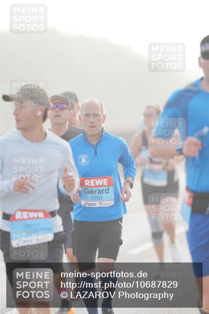 03.10.2026 - Köhlbrandbrückenlauf LAZAROV Photography http://msf.ph/oto/10687829 03.10.2026 09:15:30 Position 3 1703 meine-sportfotos.de
