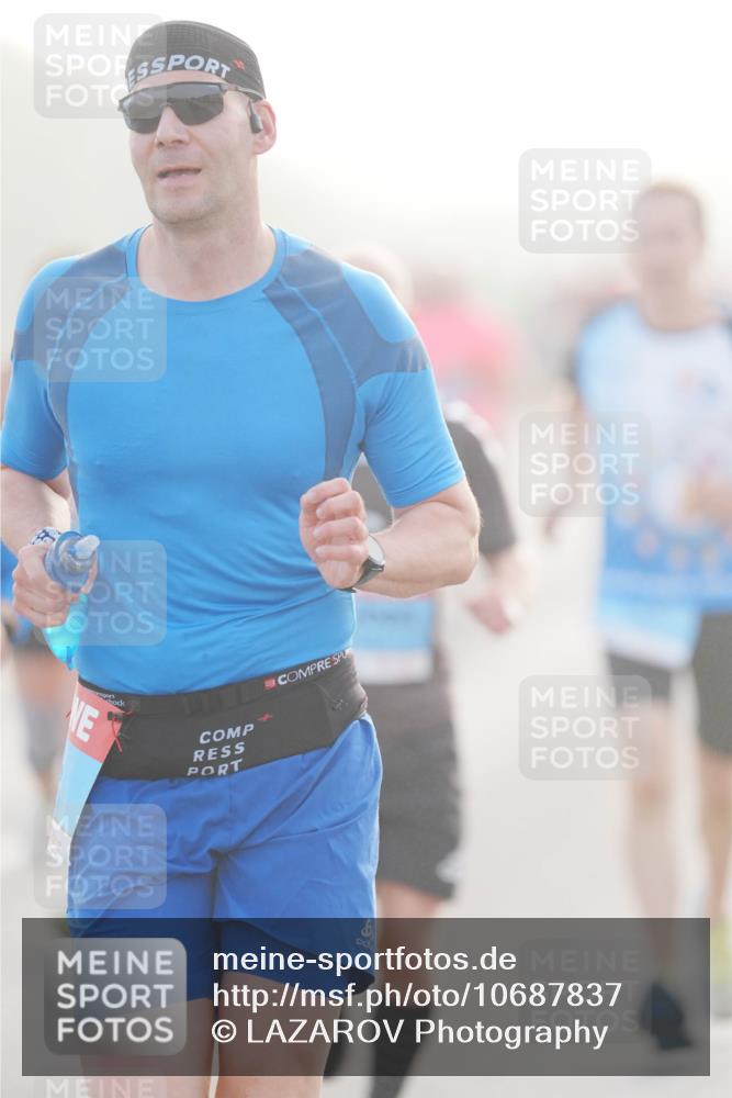 03.10.2026 - Köhlbrandbrückenlauf LAZAROV Photography http://msf.ph/oto/10687837 03.10.2026 09:15:31 Position 3  meine-sportfotos.de