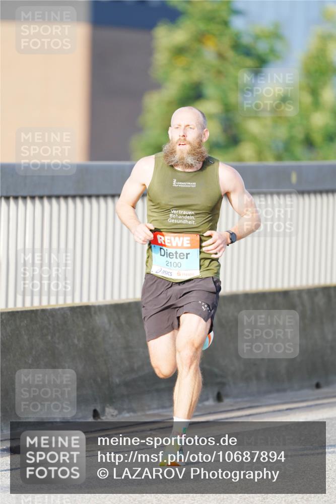 03.10.2026 - Köhlbrandbrückenlauf LAZAROV Photography http://msf.ph/oto/10687894 03.10.2026 09:31:45 Position 3 2100 meine-sportfotos.de