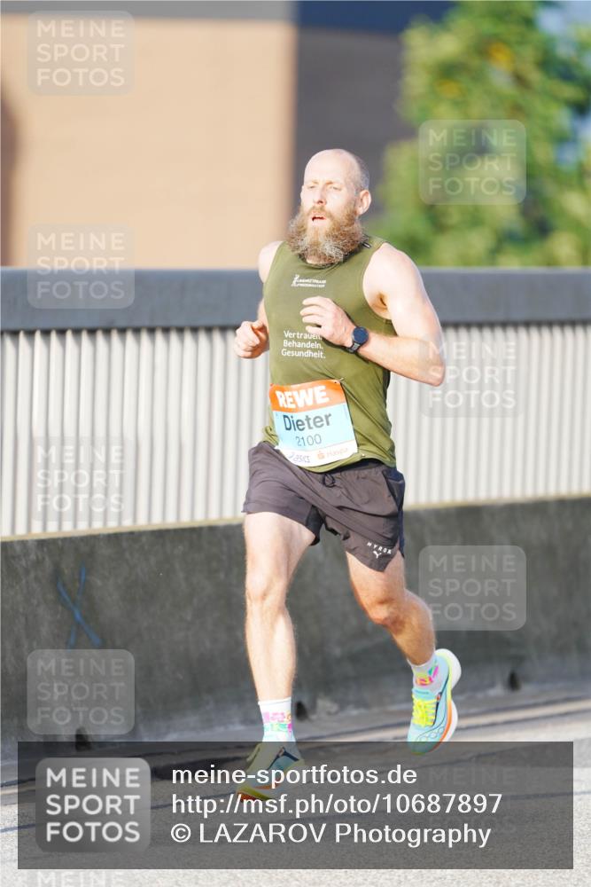 03.10.2026 - Köhlbrandbrückenlauf LAZAROV Photography http://msf.ph/oto/10687897 03.10.2026 09:31:45 Position 3 2100 meine-sportfotos.de