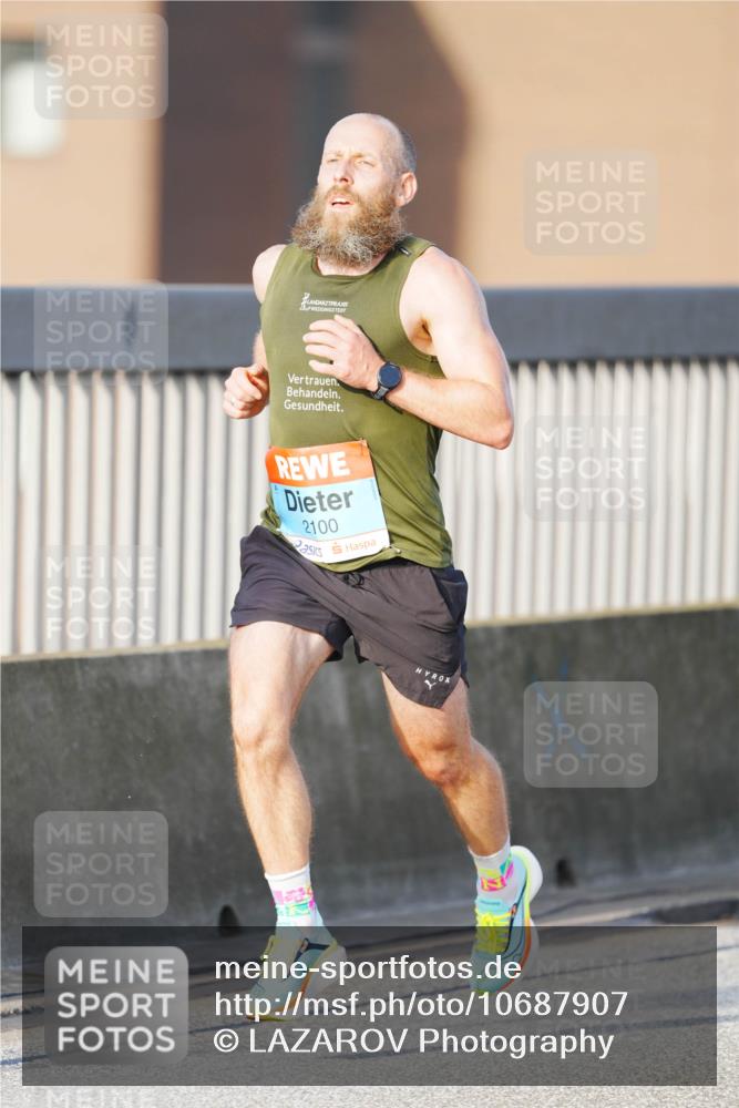 03.10.2026 - Köhlbrandbrückenlauf LAZAROV Photography http://msf.ph/oto/10687907 03.10.2026 09:31:46 Position 3 2100 meine-sportfotos.de