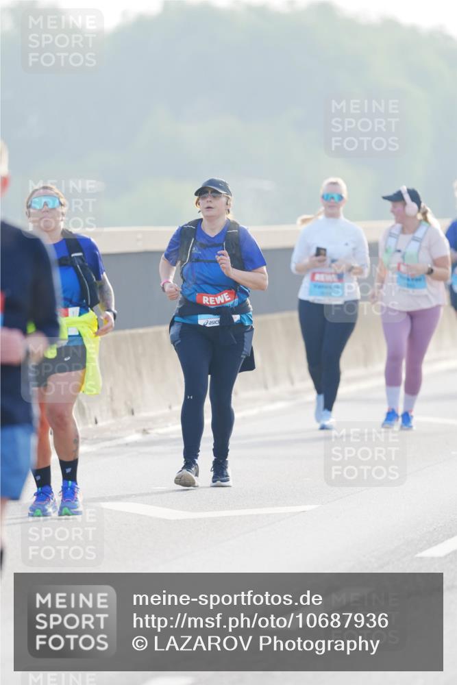 03.10.2026 - Köhlbrandbrückenlauf LAZAROV Photography http://msf.ph/oto/10687936 03.10.2026 09:32:18 Position 3  meine-sportfotos.de