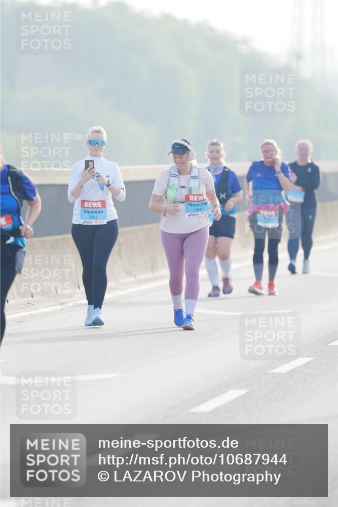 03.10.2026 - Köhlbrandbrückenlauf LAZAROV Photography http://msf.ph/oto/10687944 03.10.2026 09:32:20 Position 3 3554, 2945 meine-sportfotos.de