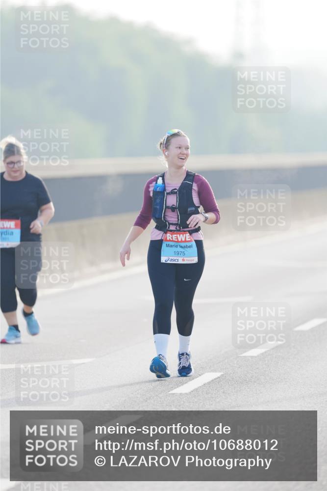 03.10.2026 - Köhlbrandbrückenlauf LAZAROV Photography http://msf.ph/oto/10688012 03.10.2026 09:33:06 Position 3 1975 meine-sportfotos.de
