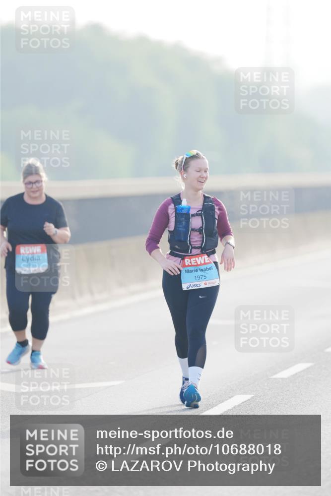 03.10.2026 - Köhlbrandbrückenlauf LAZAROV Photography http://msf.ph/oto/10688018 03.10.2026 09:33:06 Position 3 1975 meine-sportfotos.de