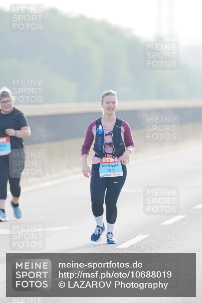 03.10.2026 - Köhlbrandbrückenlauf LAZAROV Photography http://msf.ph/oto/10688019 03.10.2026 09:33:06 Position 3 1975 meine-sportfotos.de