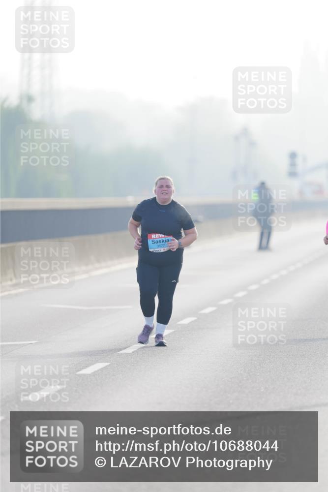 03.10.2026 - Köhlbrandbrückenlauf LAZAROV Photography http://msf.ph/oto/10688044 03.10.2026 09:33:10 Position 3 3577 meine-sportfotos.de