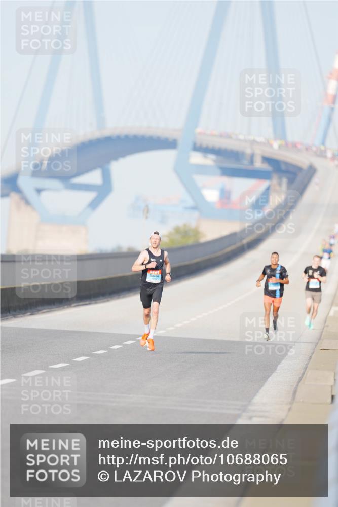 03.10.2026 - Köhlbrandbrückenlauf LAZAROV Photography http://msf.ph/oto/10688065 03.10.2026 09:33:19 Position 3  meine-sportfotos.de