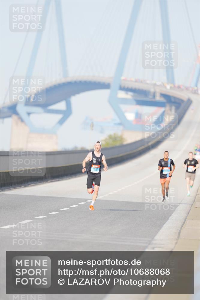 03.10.2026 - Köhlbrandbrückenlauf LAZAROV Photography http://msf.ph/oto/10688068 03.10.2026 09:33:19 Position 3  meine-sportfotos.de