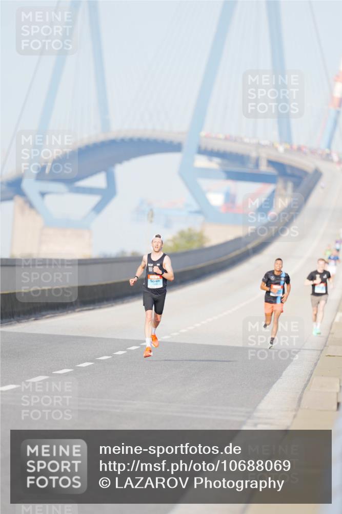 03.10.2026 - Köhlbrandbrückenlauf LAZAROV Photography http://msf.ph/oto/10688069 03.10.2026 09:33:19 Position 3  meine-sportfotos.de
