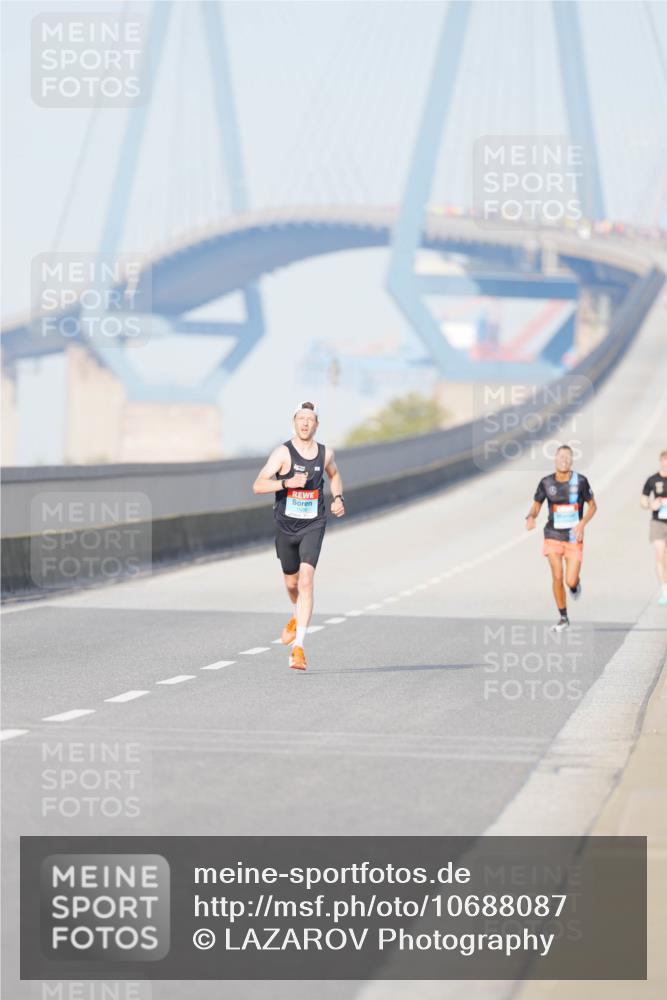 03.10.2026 - Köhlbrandbrückenlauf LAZAROV Photography http://msf.ph/oto/10688087 03.10.2026 09:33:21 Position 3  meine-sportfotos.de
